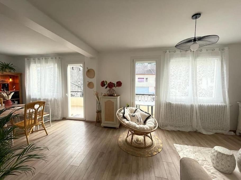 Superbe Appartement Avec Salle De Jeux Vaux-lès-Saint-Claude Dış mekan fotoğraf