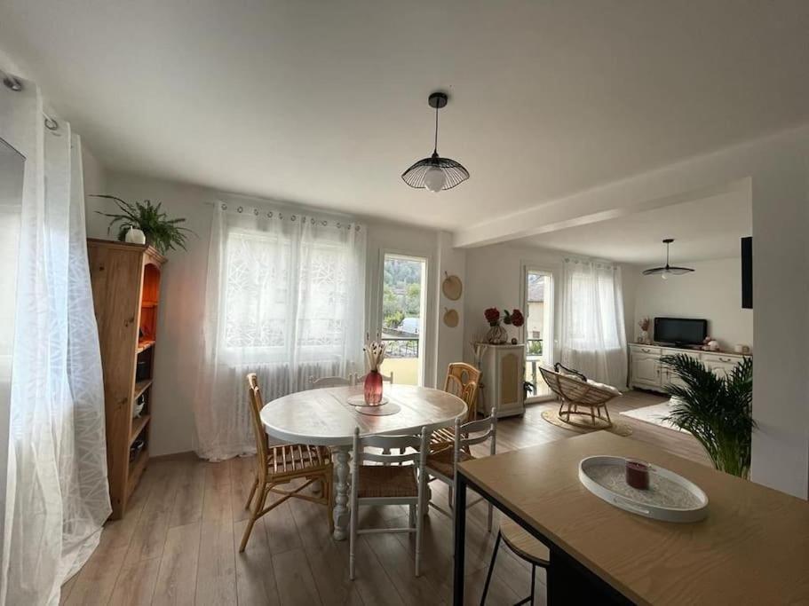 Superbe Appartement Avec Salle De Jeux Vaux-lès-Saint-Claude Dış mekan fotoğraf