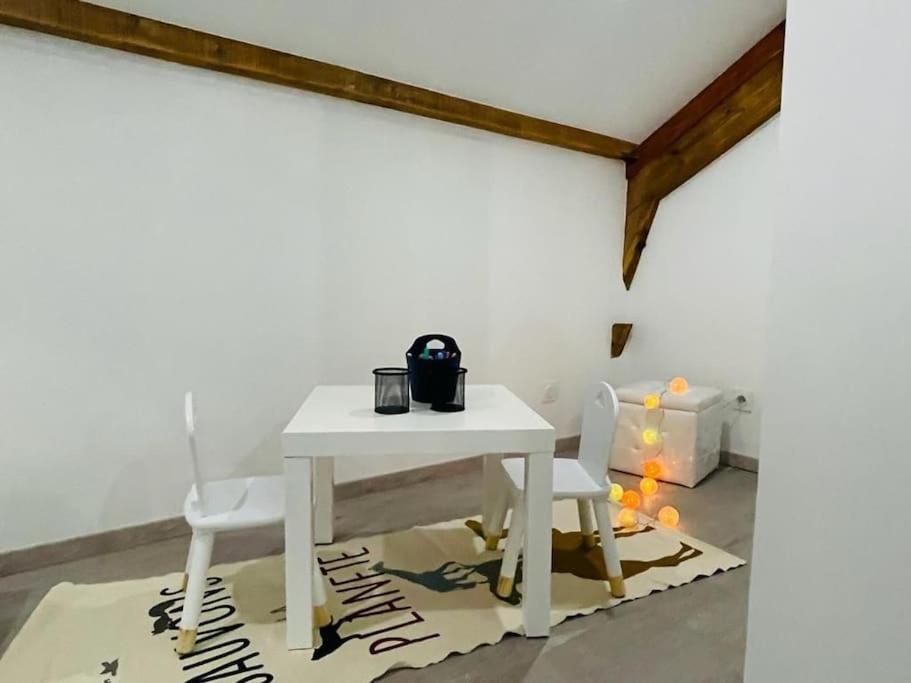 Superbe Appartement Avec Salle De Jeux Vaux-lès-Saint-Claude Dış mekan fotoğraf