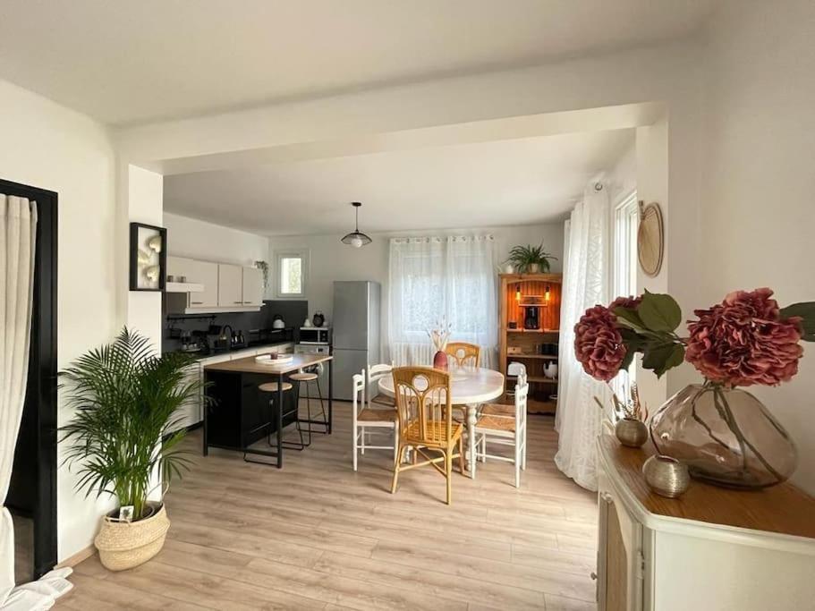 Superbe Appartement Avec Salle De Jeux Vaux-lès-Saint-Claude Dış mekan fotoğraf